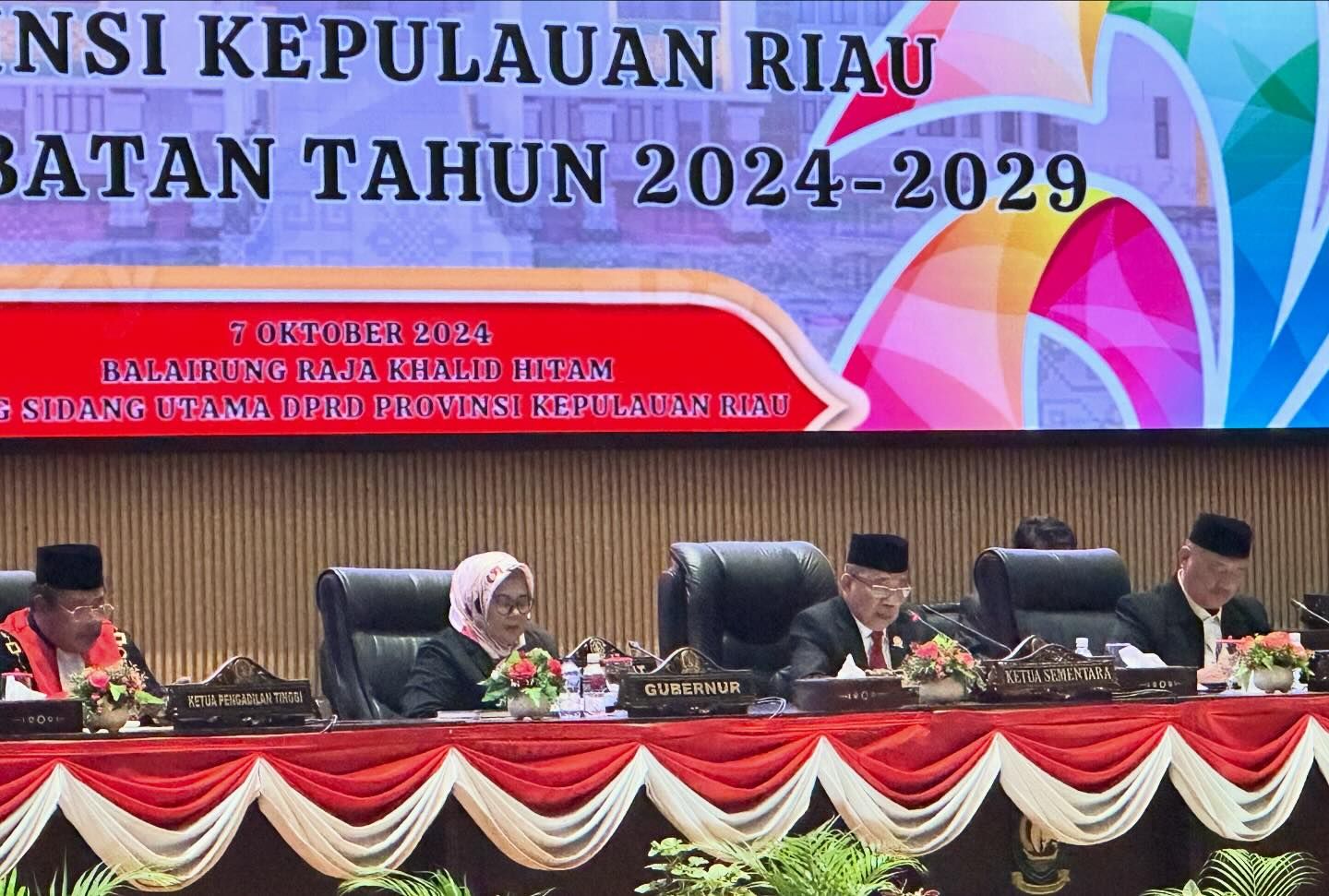 Paripurna DPRD Kepri (4)