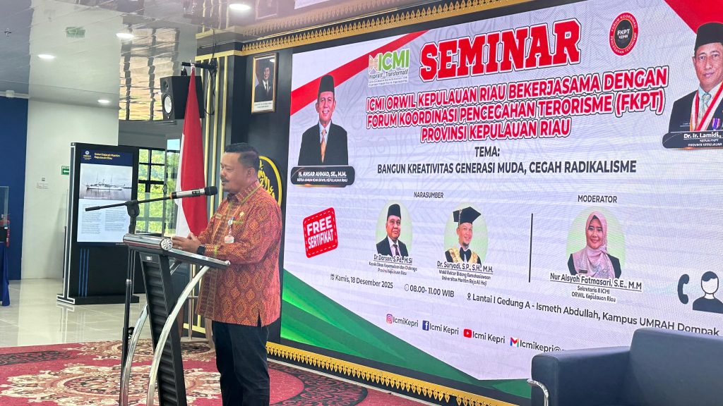 Kaban Kesbangpol Kepri, Muhamad Iksan Beri Arahan pada Pembukaan Seminar ICMI Orwil Kepri dan FKPT Provinsi Kepri